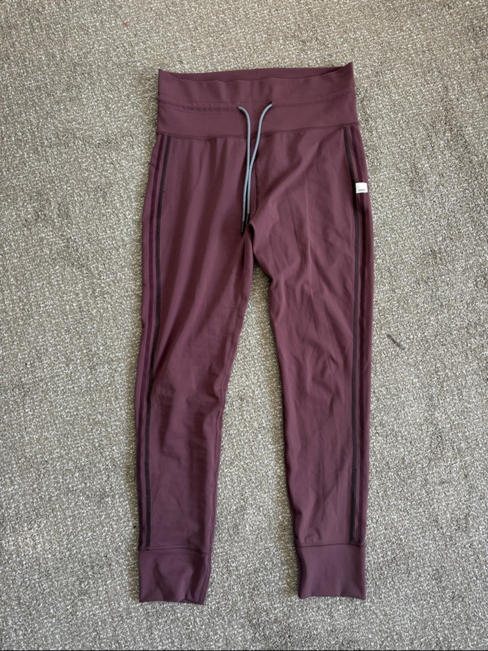Vuori Daily Legging Fig Maroon Side Stripes Drawstring Full Length